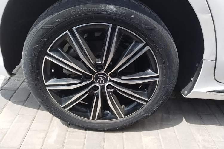 Used BYD Song MAX New Energy 2019 DM 1.5T Smart Connect Advanced 7-Seater China VI Standard Right Rear Wheel Hub