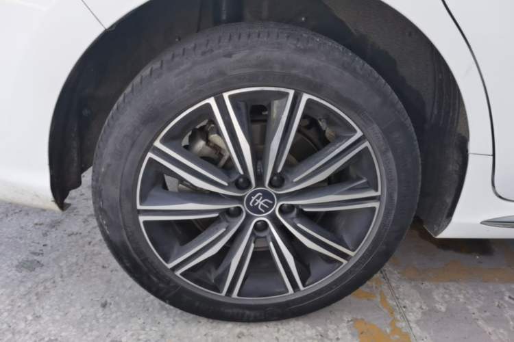Used BYD Song MAX New Energy 2019 DM 1.5T Smart Connect Zhiyao Model 6 Seats China VI Standard Right Rear Wheel Hub