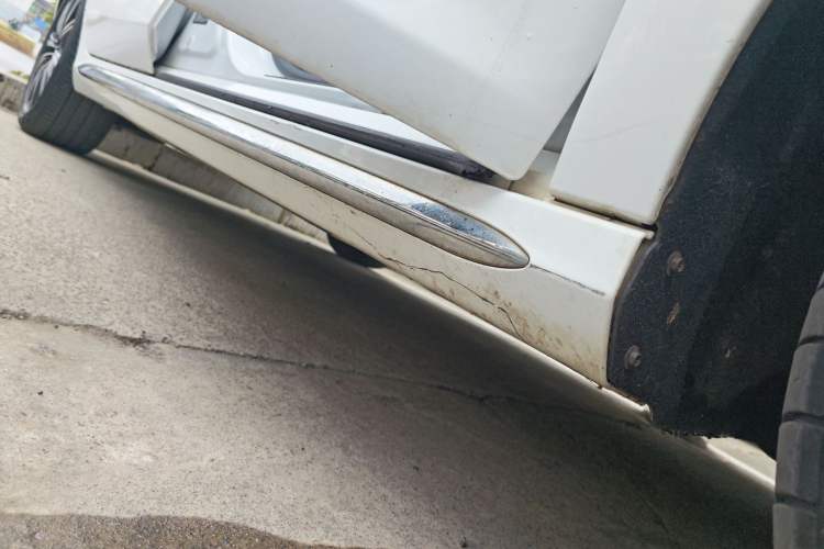 Used BYD Song MAX New Energy 2019 DM 1.5T Smart Connect Zhiyao Model 7 Seats China V Emission Standard Right Side Sill