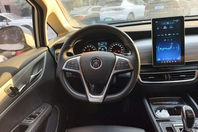 Used BYD Song MAX New Energy 2019 DM 1.5T Smart Connect Advanced 6-Seater China VI Standard Steering Wheel