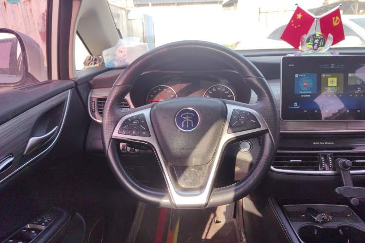 Used BYD Song MAX New Energy 2019 DM 1.5T Smart Connect Advanced 7-Seater China VI Standard Steering Wheel