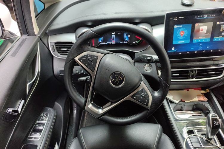 Used BYD Song MAX New Energy 2019 DM 1.5T Smart Connect Enjoyment Model 7 Seats China V Emission Standard Steering Wheel