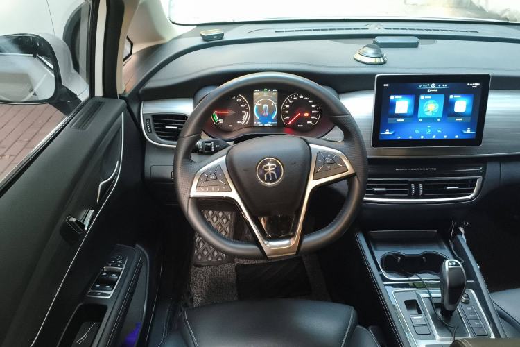 Used BYD Song MAX New Energy 2019 DM 1.5T Smart Connect Advanced Model 6 Seats China V Standard Steering Wheel