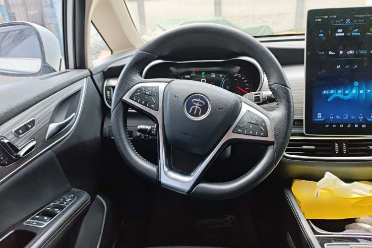 Used BYD Song MAX New Energy 2019 DM 1.5T Smart Connect Zhiyao Model 7 Seats China V Emission Standard Steering Wheel