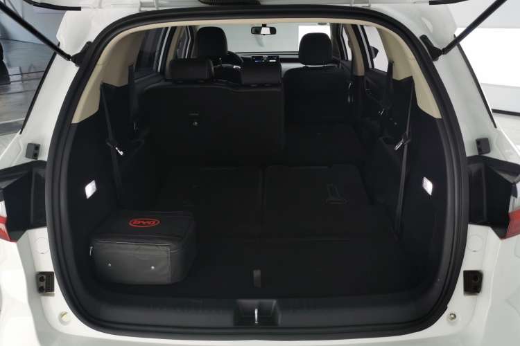 Used BYD Song MAX New Energy 2019 DM 1.5T Smart Connect Advanced 7-Seater China VI Standard Trunk