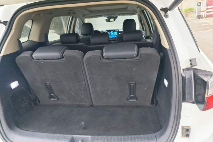 Used BYD Song MAX New Energy 2019 DM 1.5T Smart Connect Zhiyao Model 7 Seats China V Emission Standard Trunk