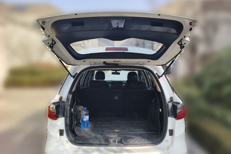 Used BYD Song MAX New Energy 2019 DM 1.5T Smart Connect Advanced 7-Seater China VI Standard Trunk