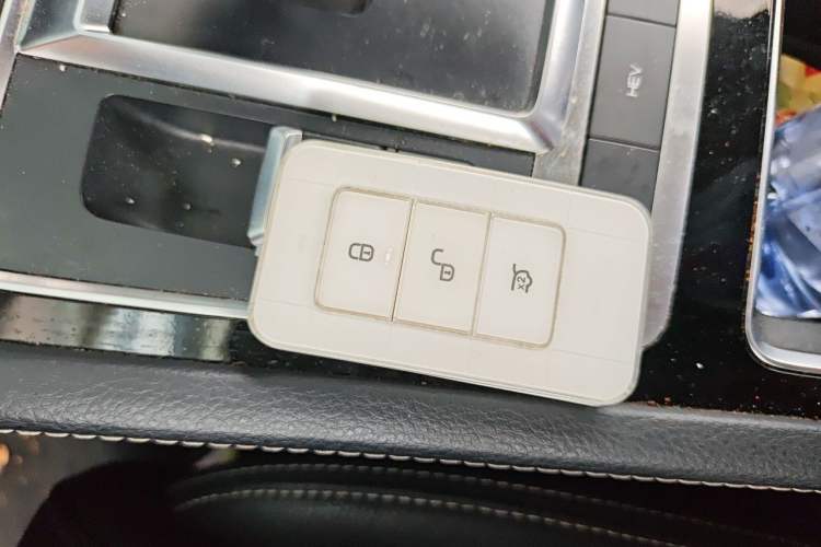Used BYD Song MAX New Energy 2019 DM 1.5T Smart Connect Zhiyao Model 7 Seats China V Emission Standard Vehicle Key