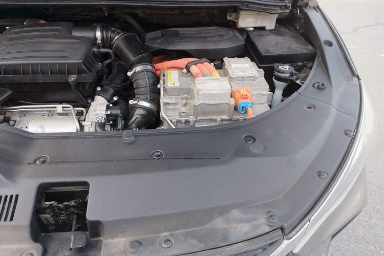 Used BYD Song MAX New Energy 2019 DM 1.5T Smart Connect Zhiyao Model 6-Seater China V Emission Standard Engine Bay Left