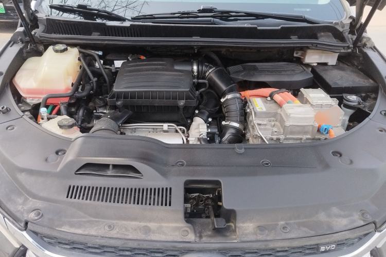 Used BYD Song MAX New Energy 2019 DM 1.5T Smart Connect Zhiyao Model 6-Seater China V Emission Standard Engine Bay