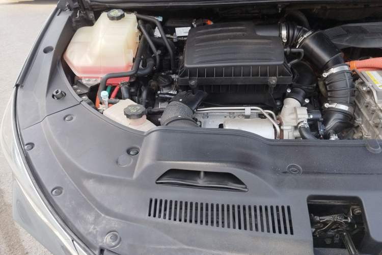 Used BYD Song MAX New Energy 2019 DM 1.5T Smart Connect Zhiyao Model 6-Seater China V Emission Standard Engine Bay Right