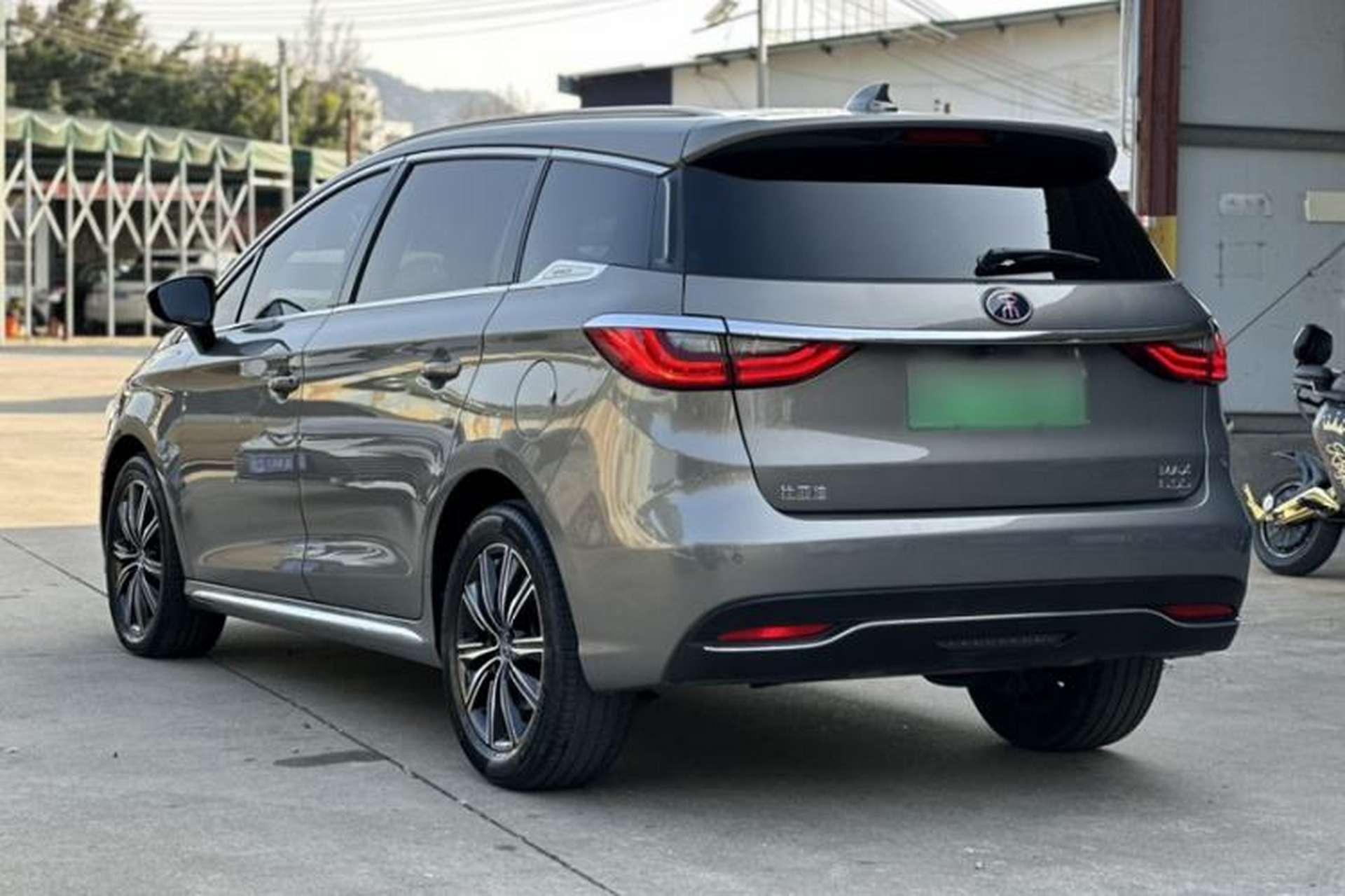 Used BYD Song MAX New Energy 2019 DM 1.5T Smart Connect Zhiyao Model 6-Seater China V Emission Standard Exterior 6