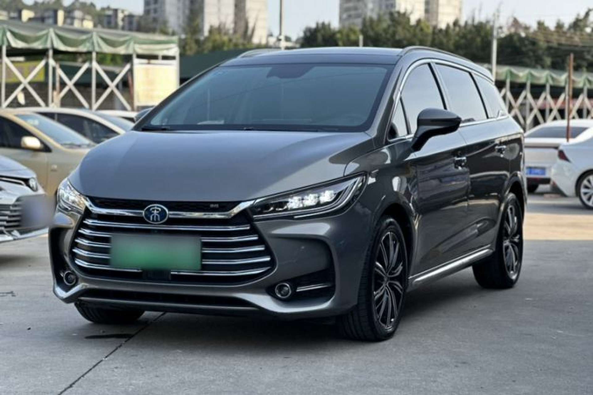 Used BYD Song MAX New Energy 2019 DM 1.5T Smart Connect Zhiyao Model 6-Seater China V Emission Standard Front Left 45 Deg