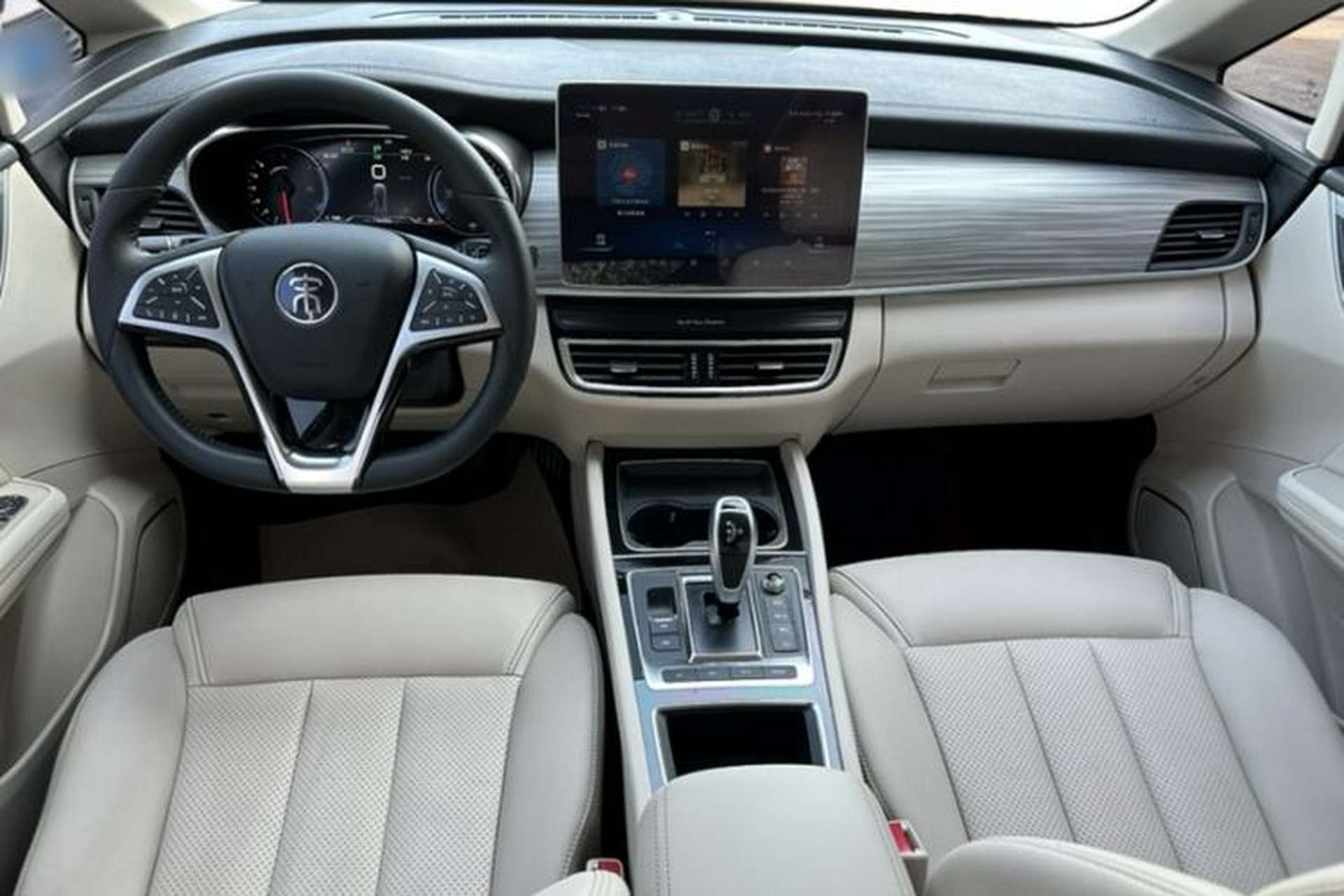 Used BYD Song MAX New Energy 2019 DM 1.5T Smart Connect Zhiyao Model 6-Seater China V Emission Standard Interior 1