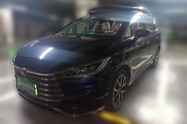 Ojetý BYD Song MAX New Energy 2022 DM-i 105KM Executive Edition