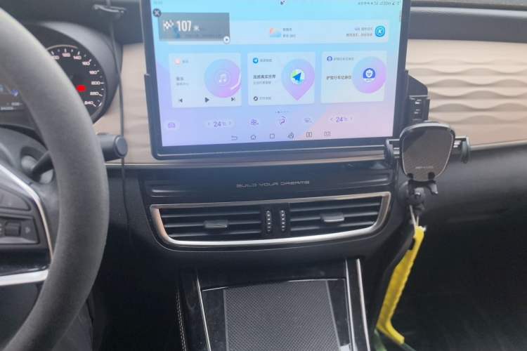 Used BYD Song MAX New Energy 2022 DM-i 105KM Flagship Model Audio And AC Panel