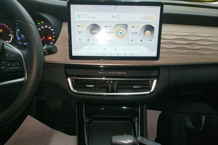 Used BYD Song MAX New Energy 2022 DM-i 105KM Prestige Model Audio And AC Panel