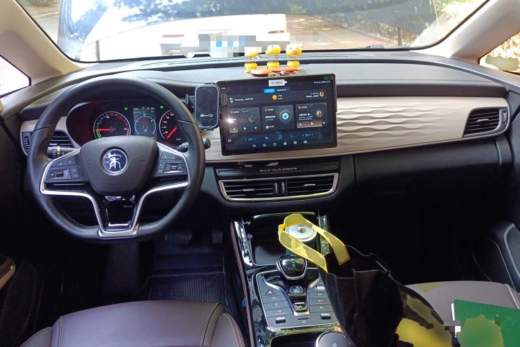 Used BYD Song MAX New Energy 2022 DM-i 105KM Flagship Model Center Console