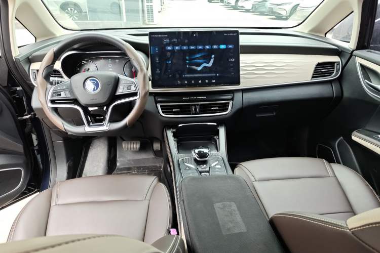 Used BYD Song MAX New Energy 2022 DM-i 105KM Executive Edition Center Console