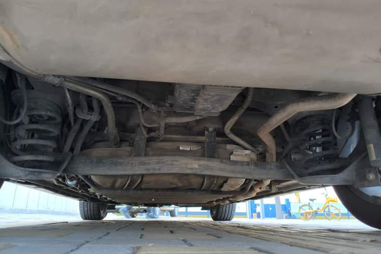 Used BYD Song MAX New Energy 2022 DM-i 105KM Flagship Model Chassis Rear