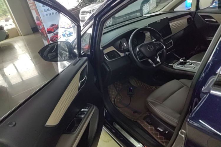 Used BYD Song MAX New Energy 2022 DM-i 105KM Flagship Model Driver Seat