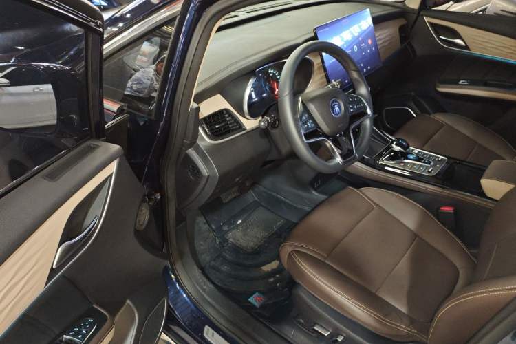 Used BYD Song MAX New Energy 2022 DM-i 105KM Executive Edition Driver Seat