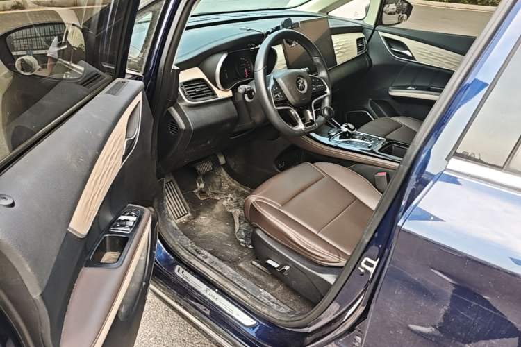 Used BYD Song MAX New Energy 2022 DM-i 105KM Executive Edition Driver Seat