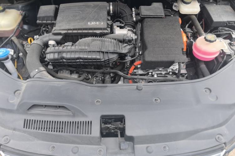 Used BYD Song MAX New Energy 2022 DM-i 105KM Flagship Model Engine Bay