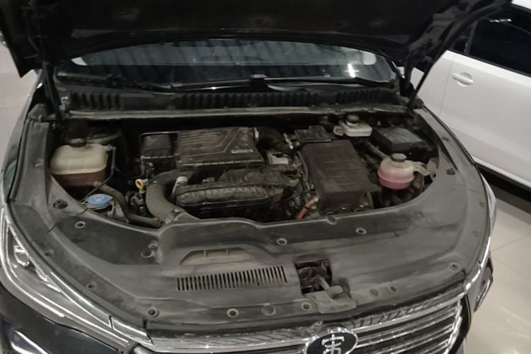 Used BYD Song MAX New Energy 2022 DM-i 105KM Flagship Model Engine Bay
