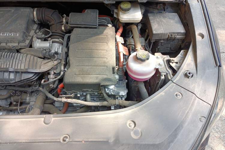 Used BYD Song MAX New Energy 2022 DM-i 105KM Flagship Model Engine Bay Left
