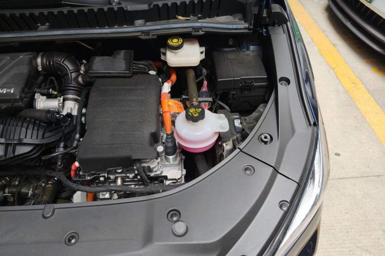 Used BYD Song MAX New Energy 2022 DM-i 105KM Executive Edition Engine Bay Left