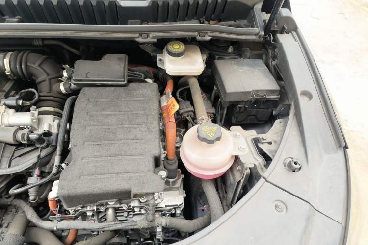 Used BYD Song MAX New Energy 2022 DM-i 105KM Executive Edition Engine Bay Left