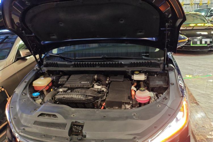 Used BYD Song MAX New Energy 2022 DM-i 105KM Executive Edition Engine Bay
