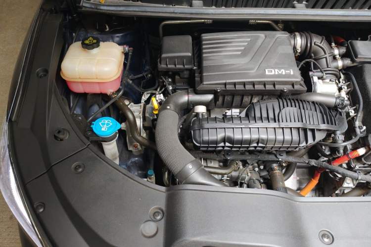Used BYD Song MAX New Energy 2022 DM-i 105KM Executive Edition Engine Bay Right
