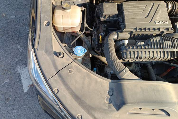Used BYD Song MAX New Energy 2022 DM-i 105KM Executive Edition Engine Bay Right