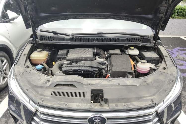 Used BYD Song MAX New Energy 2022 DM-i 105KM Executive Edition Engine Bay