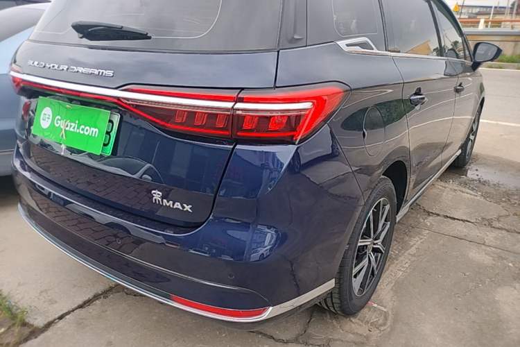 Used BYD Song MAX New Energy 2022 DM-i 105KM Flagship Model Exterior 3