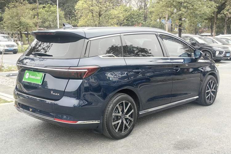 Used BYD Song MAX New Energy 2022 DM-i 105KM Flagship Model Exterior 4
