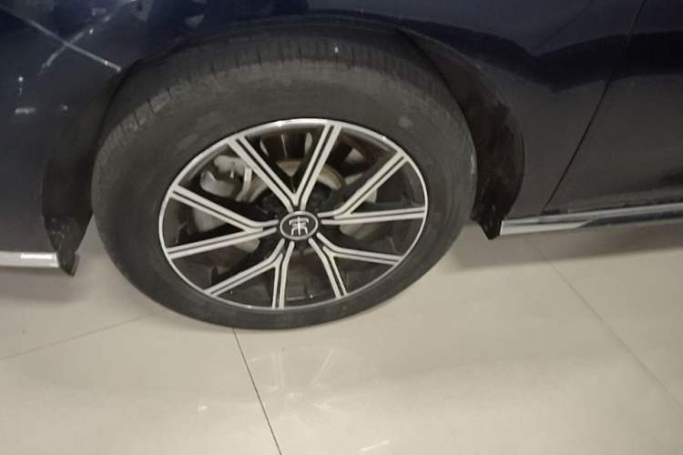 Used BYD Song MAX New Energy 2022 DM-i 105KM Flagship Model Exterior 4