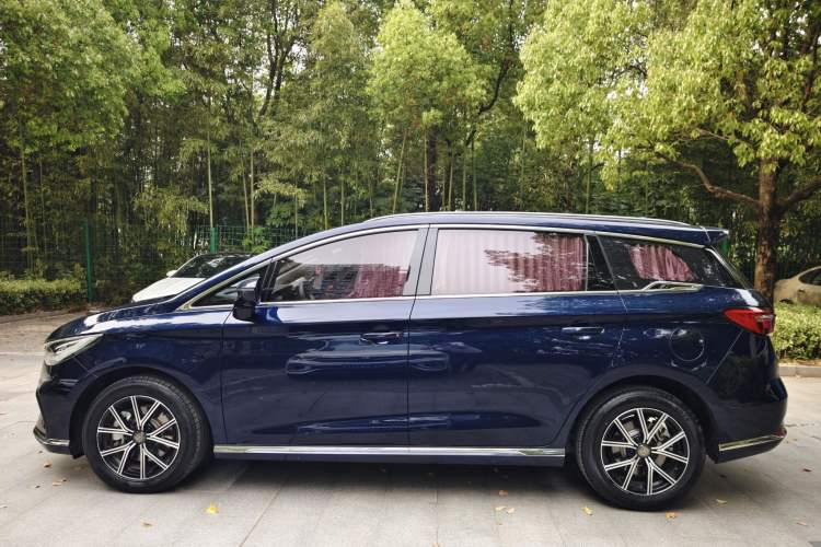 Used BYD Song MAX New Energy 2022 DM-i 105KM Flagship Model Exterior 5
