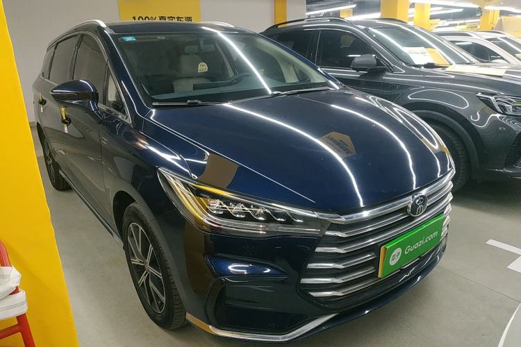 Used BYD Song MAX New Energy 2022 DM-i 105KM Prestige Model Front Right 45 Deg