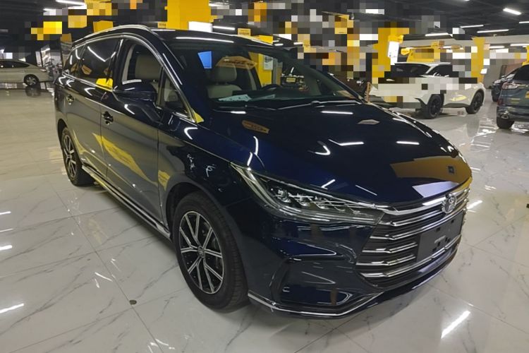 Used BYD Song MAX New Energy 2022 DM-i 105KM Prestige Model Front Right 45 Deg