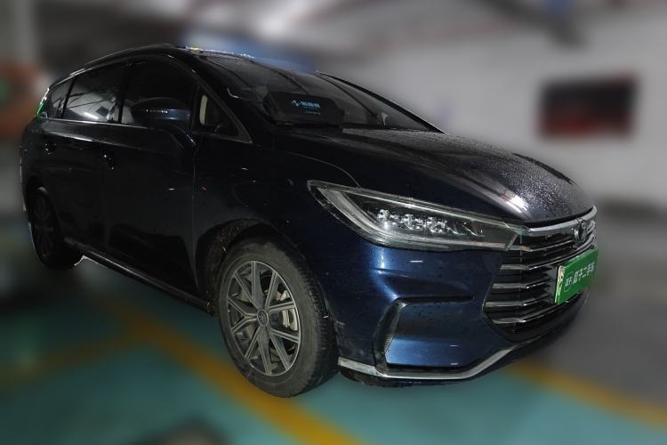 Used BYD Song MAX New Energy 2022 DM-i 105KM Prestige Model Front Right 45 Deg