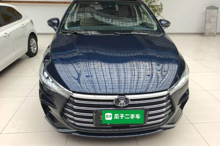 Used BYD Song MAX New Energy 2022 DM-i 105KM Flagship Model Front