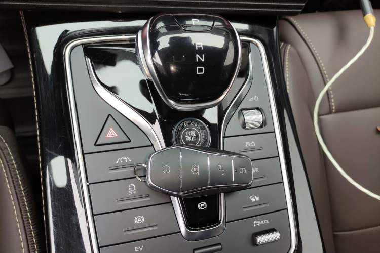 Used BYD Song MAX New Energy 2022 DM-i 105KM Flagship Model Gear Lever