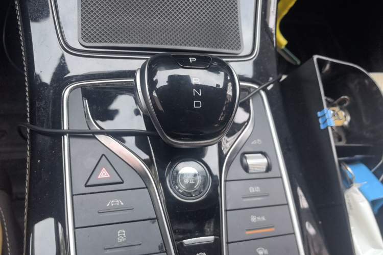 Used BYD Song MAX New Energy 2022 DM-i 105KM Flagship Model Gear Lever