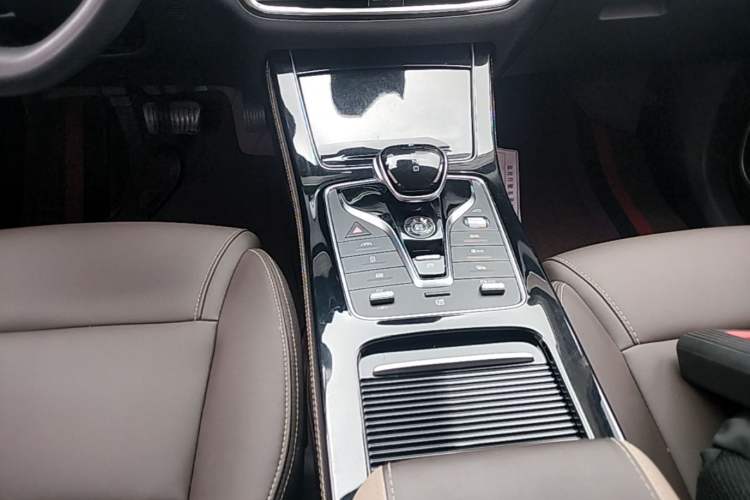Used BYD Song MAX New Energy 2022 DM-i 105KM Flagship Model Gear Lever