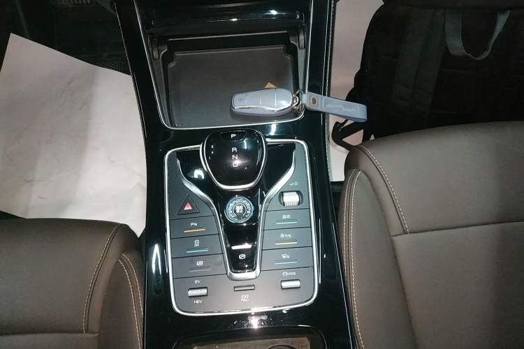 Used BYD Song MAX New Energy 2022 DM-i 105KM Prestige Model Gear Lever