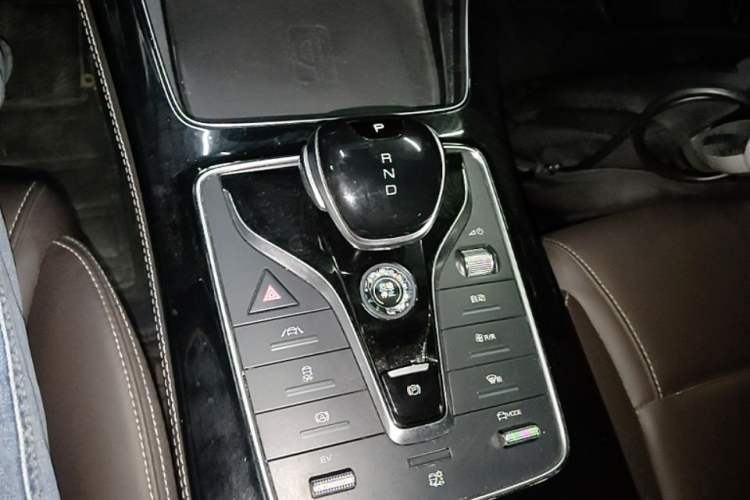 Used BYD Song MAX New Energy 2022 DM-i 105KM Flagship Model Gear Lever