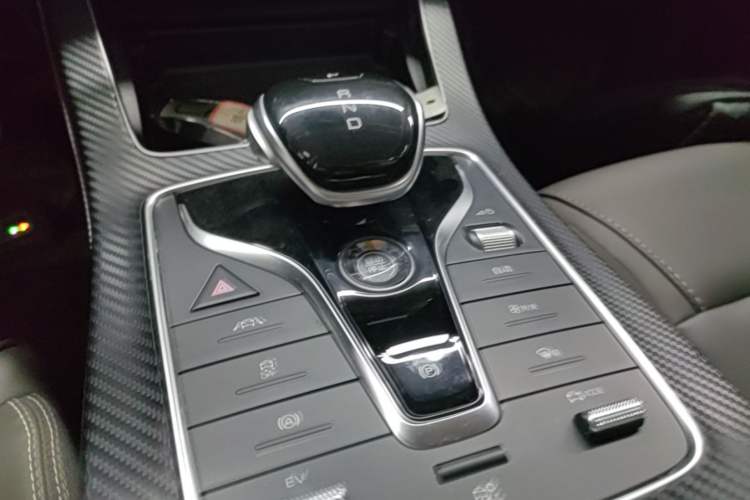 Used BYD Song MAX New Energy 2022 DM-i 105KM Flagship Model Gear Lever